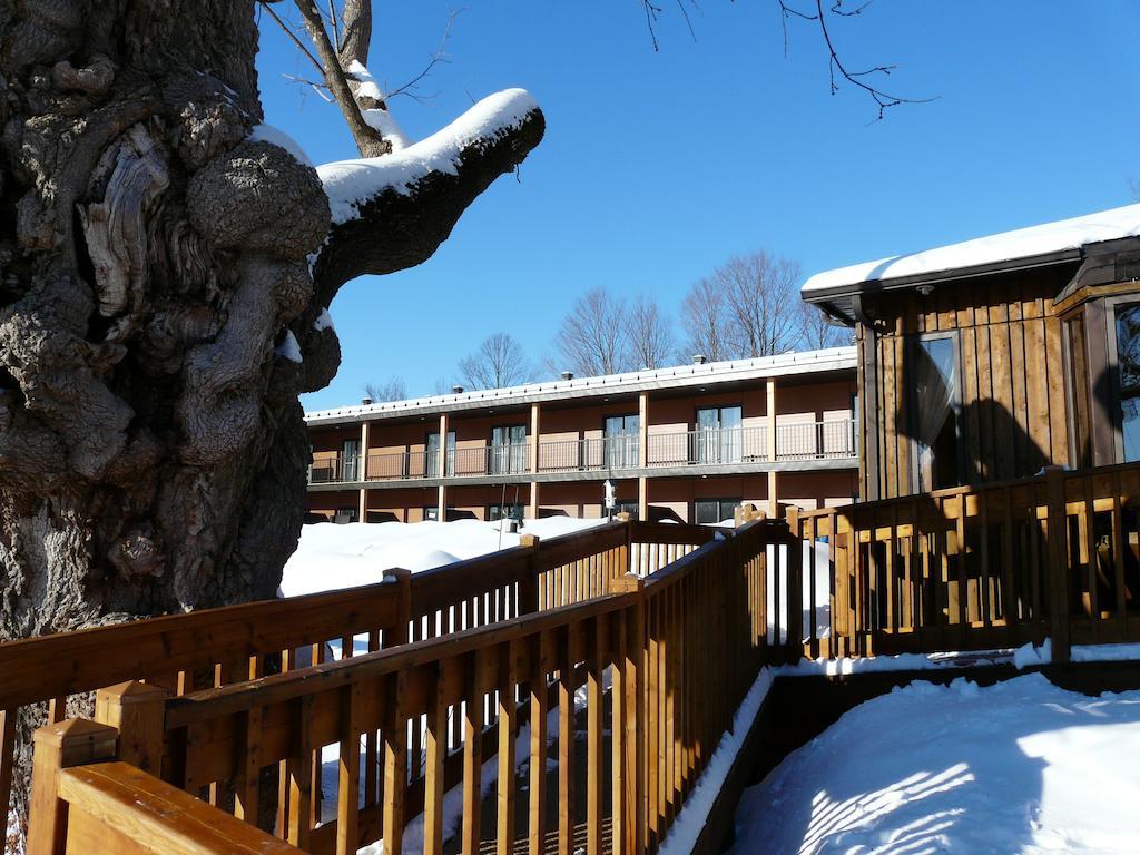 Auberge Des Gallant Rigaud Bagian luar foto