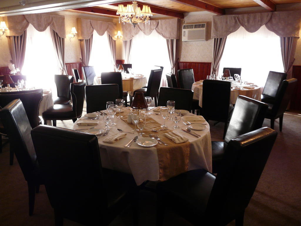 Auberge Des Gallant Rigaud Bagian luar foto