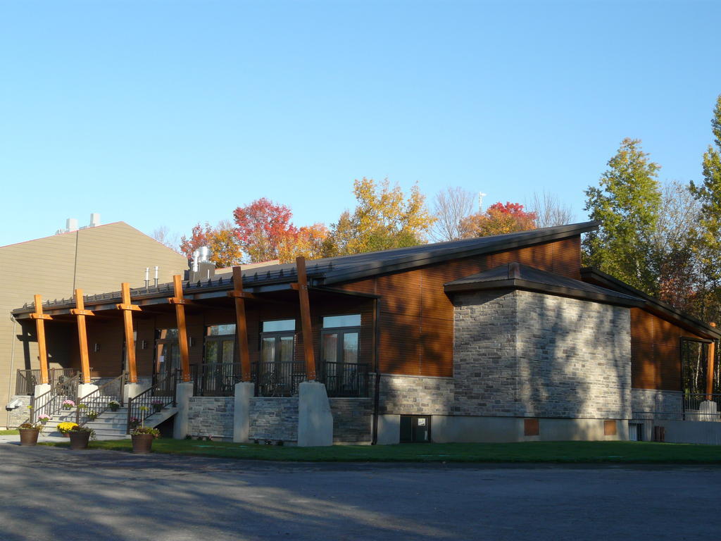 Auberge Des Gallant Rigaud Bagian luar foto