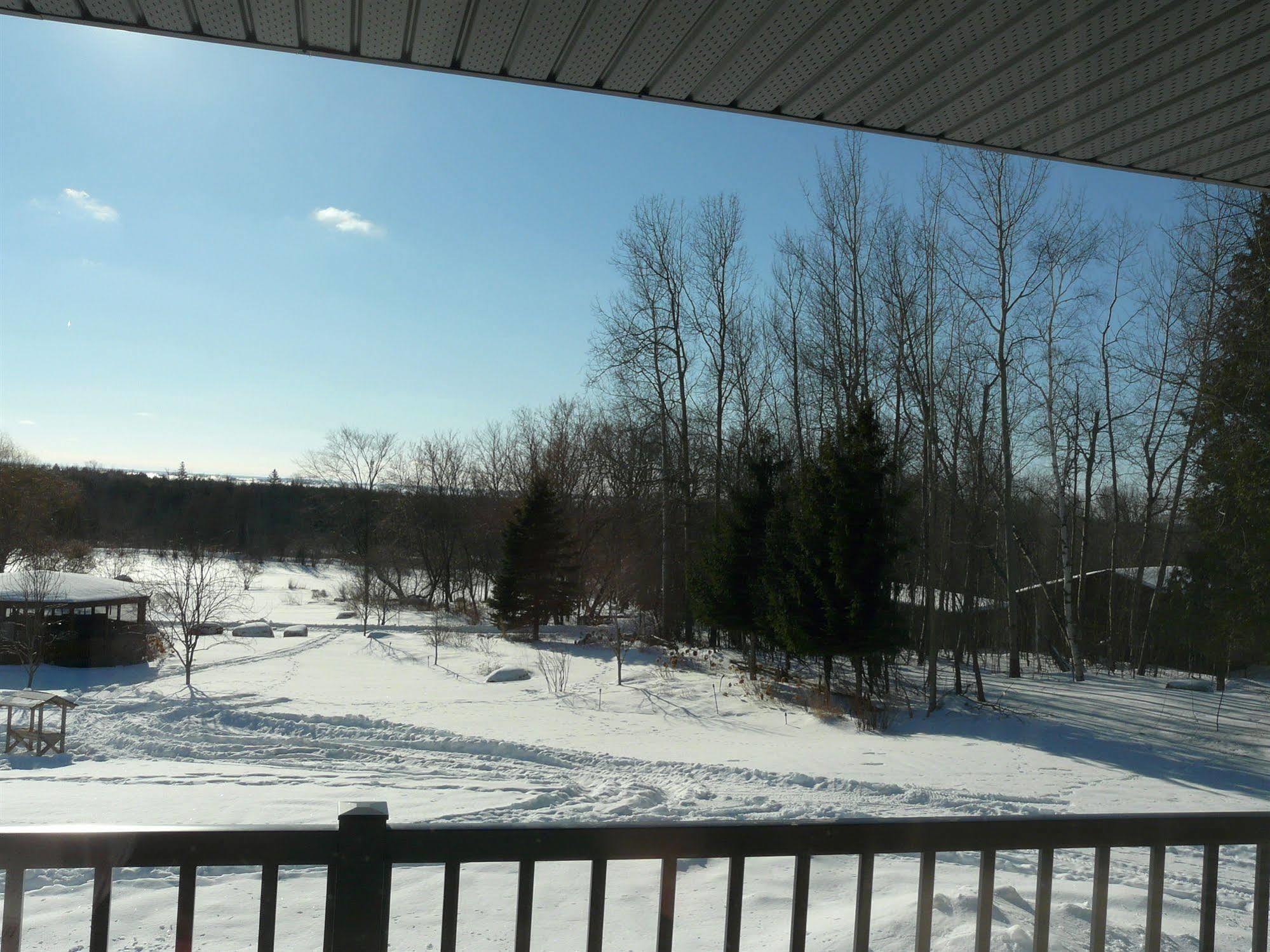 Auberge Des Gallant Rigaud Bagian luar foto